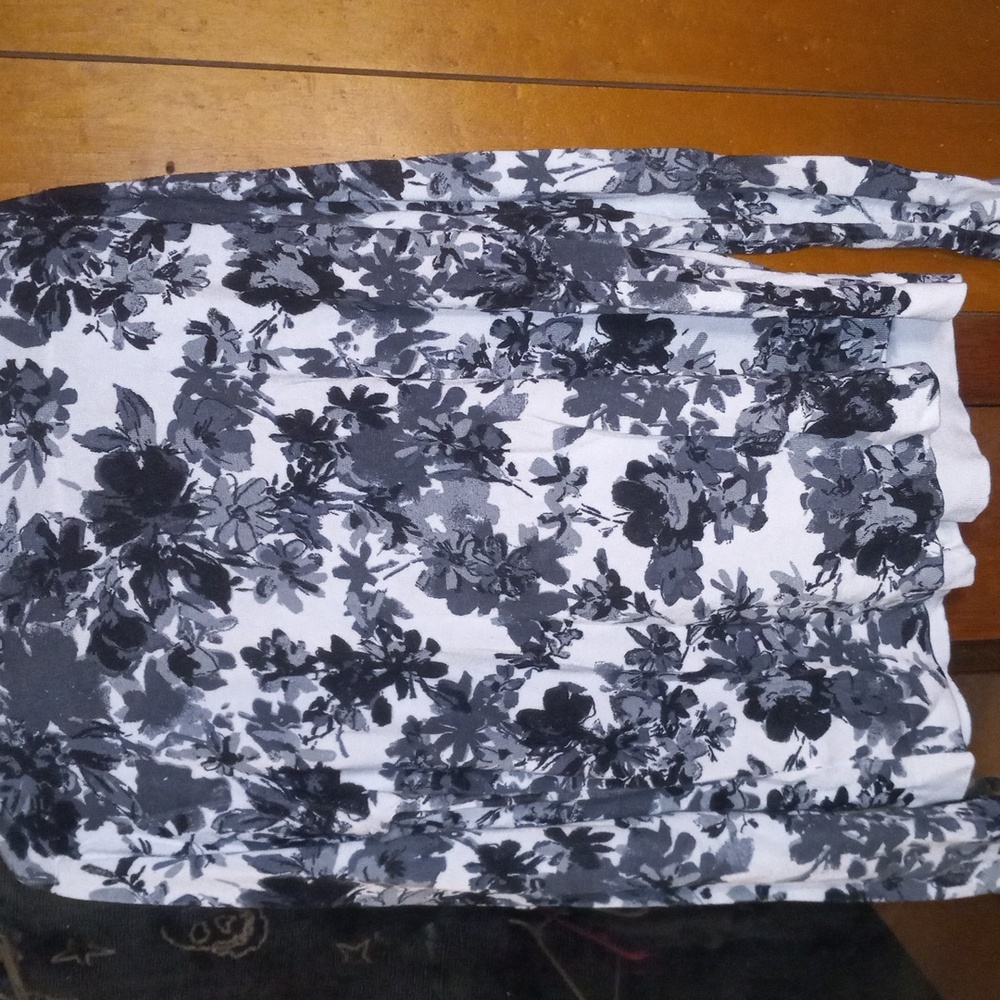 Black and white floral cardigan - Picture 3 of 7